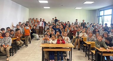 Malatya'da Şehir Tiyatro ekibi öğrencilerle buluştu