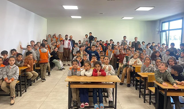Malatya'da Şehir Tiyatro ekibi öğrencilerle buluştu