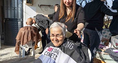 Manavgat Belediyesi'nden kırsal mahallelerde bayram öncesi ücretsiz kuaför hizmeti