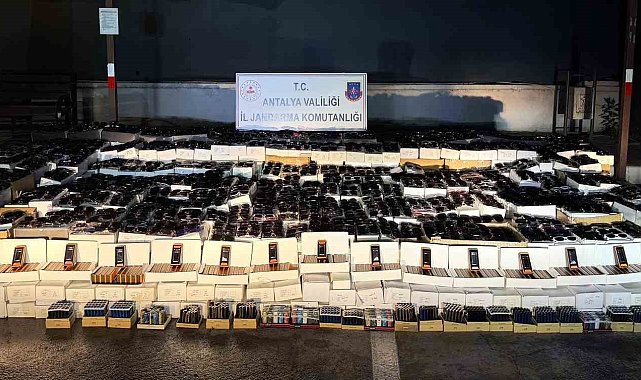 Manavgat'ta 25,5 milyonluk kaçak ürün operasyonu