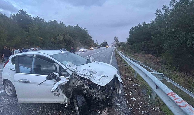 Manavgat'ta zincirleme kaza: 2 yaralı