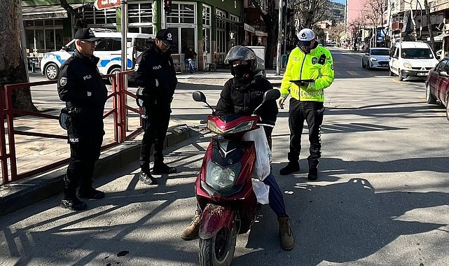 Manisa'da kasksız sürücülere geçit yok