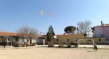 Matematiği uçurtmayla anlattı, öğrenciler hem eğlendi hem öğrendi