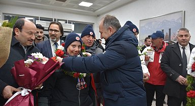 Meşaleler Dadaşların özel gururları için yandı