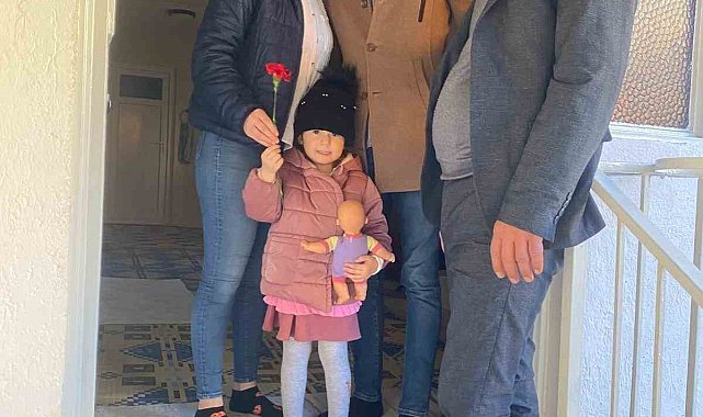Meşeli Mahalle Muhtarı Yavuz'dan Kadınlara 8 Mart jesti