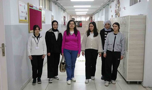 Mezun olduğu lisede 30 yıldır öğretmenlik yapıyor