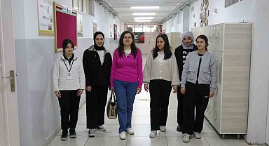 Mezun olduğu lisede 30 yıldır öğretmenlik yapıyor