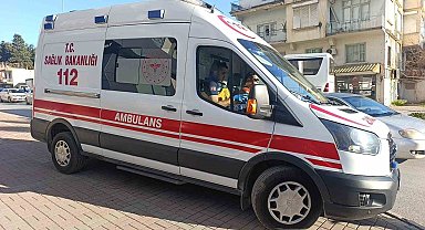 Midibüsle çarpışan motosikletli yaralandı