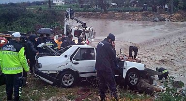 Milas'ta akarsuya düşen araçta bir kişi öldü