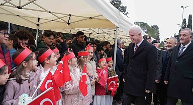 Milli şair Mehmet Akif Ersoy, İstiklal Marşı'nın kabulünün 105'inci yılında kabri başında anıldı