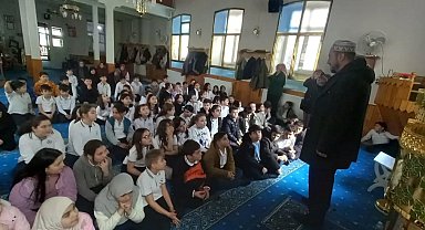 Minik öğrencilerden Hacı Seyit Camii'ne ziyaret