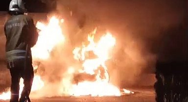 Motosiklet alevlere teslim oldu