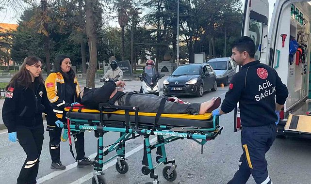 Motosiklet yayaya çarptı: 2 yaralı