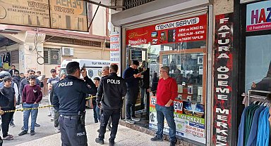 Motosikletle gelip, iş yeri sahibini başından vurup öldürdü