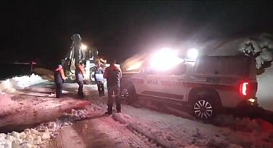 Muş'ta fırtınada mahsur kalan AFAD ekipleri kurtarıldı