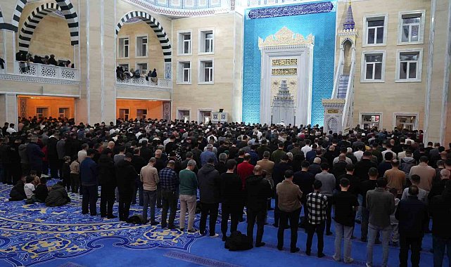 Muş'ta Kadir Gecesi dualarla idrak edildi