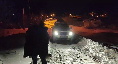 Muş'ta kapanan köy yolu şeker hastası için açıldı