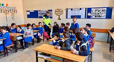 Muş'ta öğrencilere jandarmadan trafik eğitimi