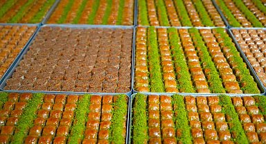 Muş'ta tatlıcıların yoğun bayram mesaisi