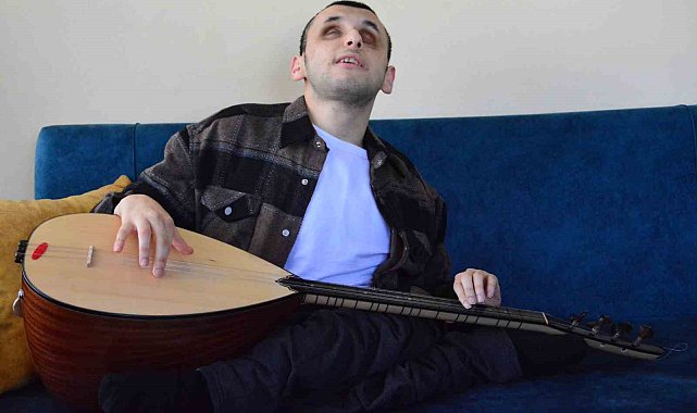 Müzik aşkı engellerini aştı: Çaldığı enstrümanlarla hayata tutunuyor