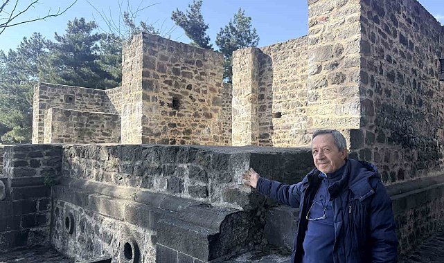 Niksar Kalesi zamana meydan okuyor