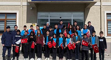 Öğrenciler jandarma karakolunu ziyaret ederek fidan dikti