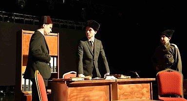 Öğrenciler, Mehmet Akif Ersoy'u tiyatro ve resim sergisiyle anlattı