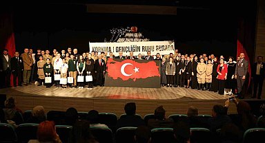 Öğrencilerden İstiklal Marşı'na anlamlı program