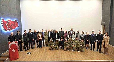 Öğrencilerin hazırladığı program büyük beğeni topladı