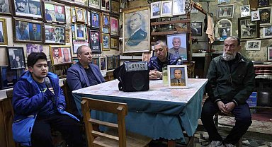 Ölüler Kıraathanesi'nde nostaljik bayramlaşma