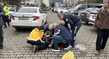 Ordu'da geri manevra yapan otomobilin çarptığı kadın yaralandı