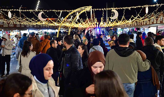 Osmangazi meydanı'nda ramazan coşkusu sürüyor