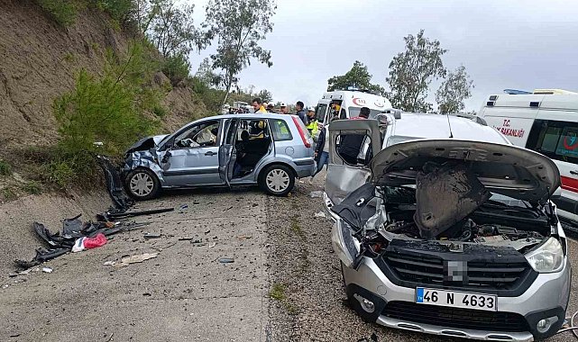 Osmaniye'de otomobil ile ticari araç çarpıştı: 6 yaralı