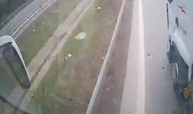 Otobüs şoförünün manevrası faciayı önledi: O anlar kamerada
