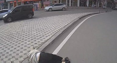 Otobüsün çarptığı genç kadının öldüğü kaza güvenlik kamerasında