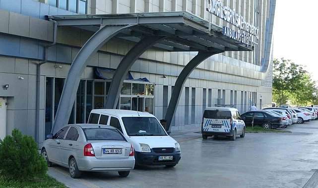 Otomobil ile motosiklet çarpıştı: 2 yaralı