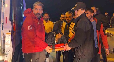 Otomobil önce direğe sonra duvara çarptı: 1 yaralı