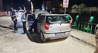 Otomobili küle dönmekten itfaiye kurtardı