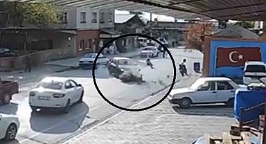 Otomobille çarpışan motosikletin sürücüsü yaralandı