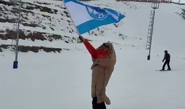 Palandöken'in zirvesinden ehram ve Erzurumspor bayrağı ile kaydı
