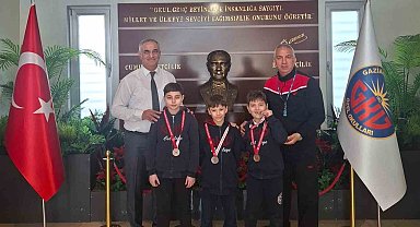 Paletli Yüzme Şampiyonasına GKV Özel Okulları damgası