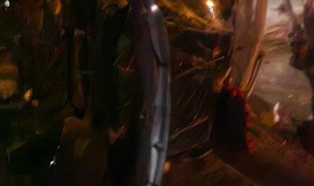 Park edilen araç yan yattı: Sürücü ağır yaralandı