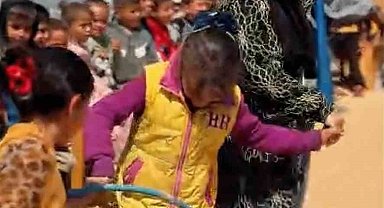 Pendik Belediyesi Gazze'de "Bayramlık Giydirme ve Çocuk Şenliği" düzenledi