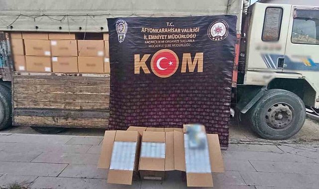 Polis 4 milyon 100 bin adet sahte bandrollü boş makaron ele geçirdi