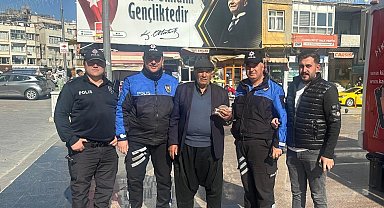 Polisten zamanında müdahale: 450 bin TL'lik dolandırıcılık engellendi