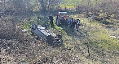 Radar paniği kazaya neden oldu: Otomobil şarampole devrildi