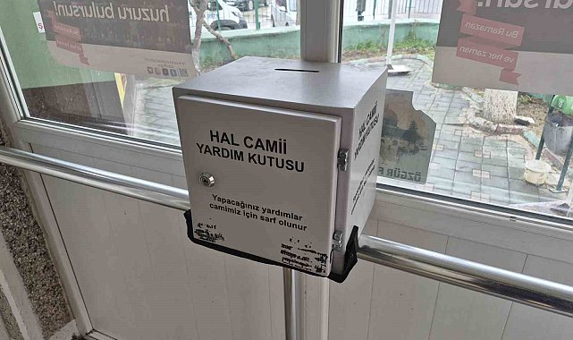Ramazan ayında sadaka kutusunu kırıp paraları çaldılar