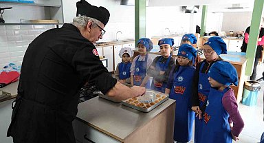 Ramazan tatlıları minik şeflerden