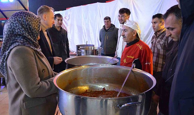Ramazan'da devletin şefkat eli: Bulanık'ta 27 bin kişiye sıcak yemek ulaştırıldı