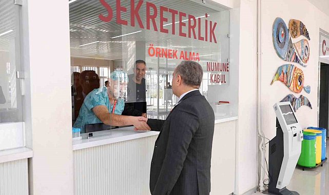 Rektör Altun'dan hastane personeline ziyaret